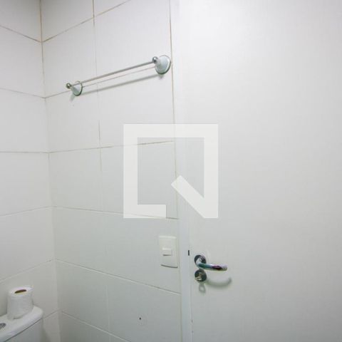 Apartamento à venda com 35m², 2 quartos e sem vaga Apartamento à venda com 35m², 2 quartos e sem vagaBanheiro