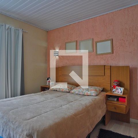 Casa à venda com 170m², 4 quartos e 2 vagasSuíte - Segundo Andar
