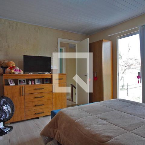 Casa à venda com 170m², 4 quartos e 2 vagasSuíte - Segundo Andar