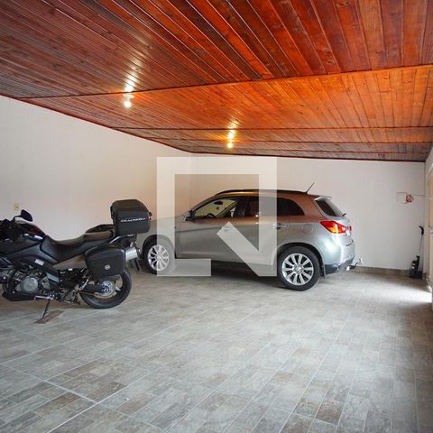 Casa à venda com 170m², 4 quartos e 2 vagasGaragem Coberta - Fundos