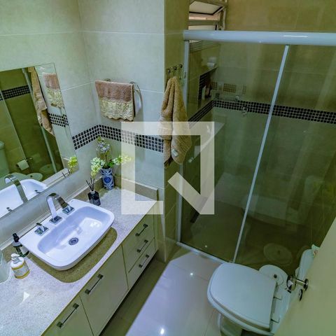 Casa à venda com 248m², 4 quartos e 2 vagas Casa à venda com 248m², 4 quartos e 2 vagasBanheiro Quarto 2