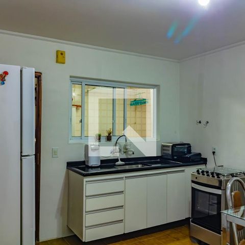 Casa à venda com 248m², 4 quartos e 2 vagas Casa à venda com 248m², 4 quartos e 2 vagasCozinha