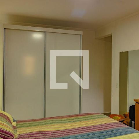 Casa à venda com 248m², 4 quartos e 2 vagas Casa à venda com 248m², 4 quartos e 2 vagasQuarto 2