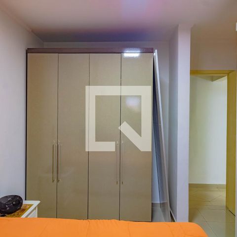 Casa à venda com 248m², 4 quartos e 2 vagas Casa à venda com 248m², 4 quartos e 2 vagasQuarto 1