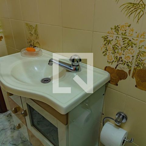 Casa à venda com 248m², 4 quartos e 2 vagas Casa à venda com 248m², 4 quartos e 2 vagasBanheiro