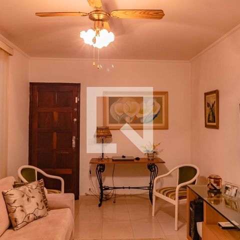 Casa à venda com 248m², 4 quartos e 2 vagas Casa à venda com 248m², 4 quartos e 2 vagasSala
