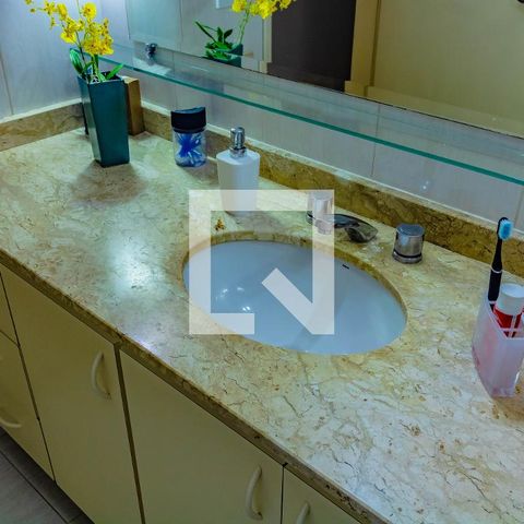Casa à venda com 248m², 4 quartos e 2 vagas Casa à venda com 248m², 4 quartos e 2 vagasBanheiro