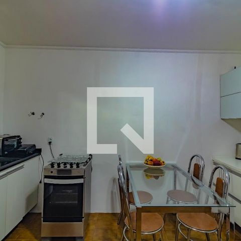 Casa à venda com 248m², 4 quartos e 2 vagas Casa à venda com 248m², 4 quartos e 2 vagasCozinha