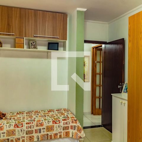 Casa à venda com 248m², 4 quartos e 2 vagas Casa à venda com 248m², 4 quartos e 2 vagasQuarto 1 casa 2