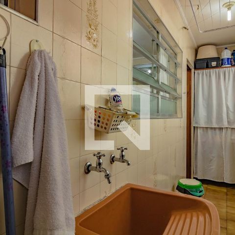 Casa à venda com 248m², 4 quartos e 2 vagas Casa à venda com 248m², 4 quartos e 2 vagasÁrea de Serviço casa 2