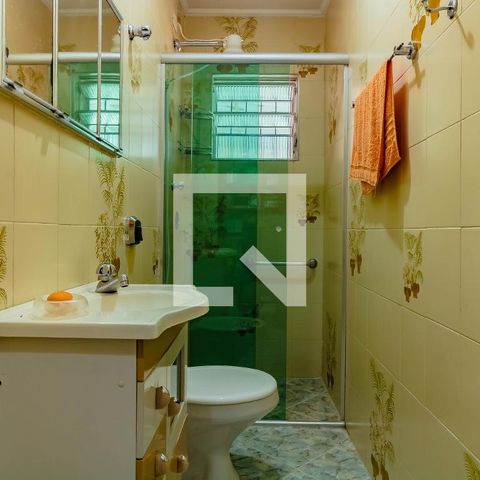 Casa à venda com 248m², 4 quartos e 2 vagas Casa à venda com 248m², 4 quartos e 2 vagasBanheiro