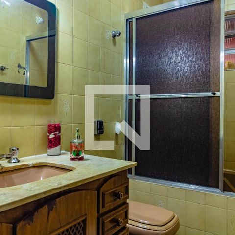 Casa à venda com 248m², 4 quartos e 2 vagas Casa à venda com 248m², 4 quartos e 2 vagasBanheiro casa 2