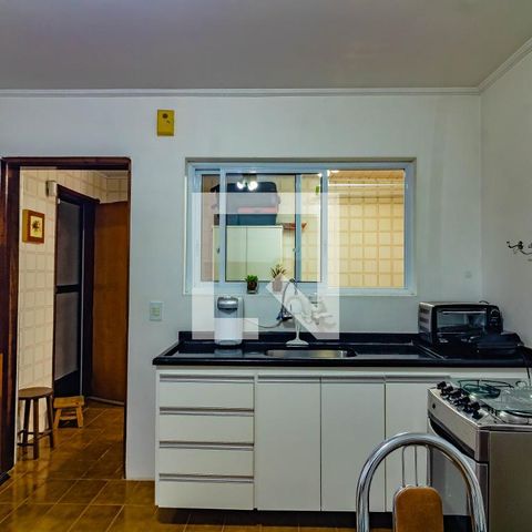 Casa à venda com 248m², 4 quartos e 2 vagas Casa à venda com 248m², 4 quartos e 2 vagasCozinha