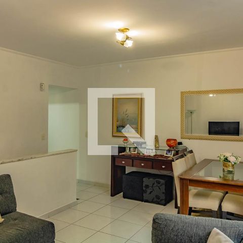 Casa à venda com 248m², 4 quartos e 2 vagas Casa à venda com 248m², 4 quartos e 2 vagasSala casa 2
