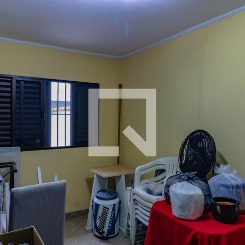 Casa à venda com 248m², 4 quartos e 2 vagas Casa à venda com 248m², 4 quartos e 2 vagasQuarto 1 casa 3