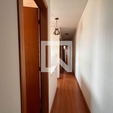 Casa à venda com 139m², 3 quartos e 2 vagasCorredor