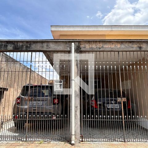 Casa à venda com 139m², 3 quartos e 2 vagasFachada