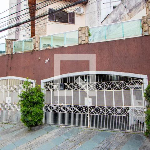 Casa para alugar com 278m², 3 quartos e 5 vagasFachada