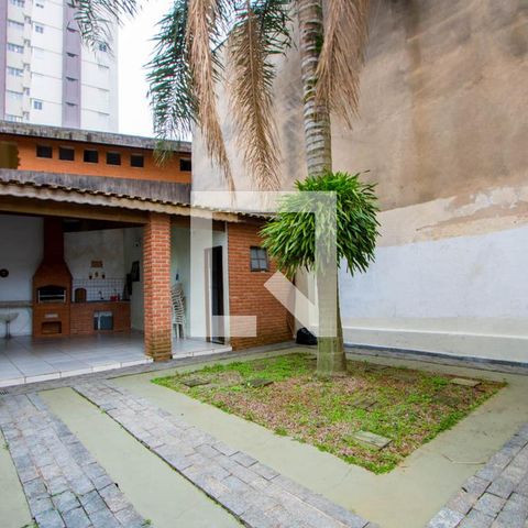 Casa para alugar com 278m², 3 quartos e 5 vagasQuintal