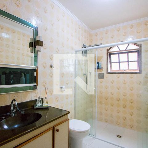 Casa para alugar com 278m², 3 quartos e 5 vagasBanheiro social 1