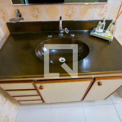 Casa para alugar com 278m², 3 quartos e 5 vagasBanheiro social 1