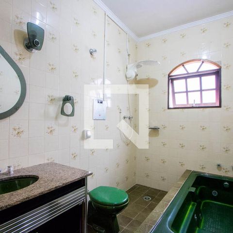Casa para alugar com 278m², 3 quartos e 5 vagasBanheiro social 2