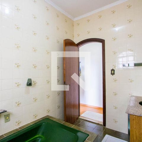 Casa para alugar com 278m², 3 quartos e 5 vagasBanheiro social 2