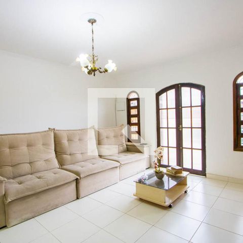 Casa para alugar com 278m², 3 quartos e 5 vagasSala