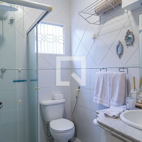 Casa à venda com 157m², 3 quartos e 2 vagas Casa à venda com 157m², 3 quartos e 2 vagasBanheiro da Suíte