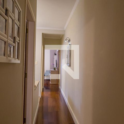 Casa à venda com 157m², 3 quartos e 2 vagas Casa à venda com 157m², 3 quartos e 2 vagasCorredor