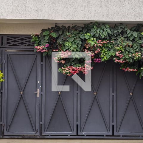 Casa à venda com 157m², 3 quartos e 2 vagas Casa à venda com 157m², 3 quartos e 2 vagasFachada