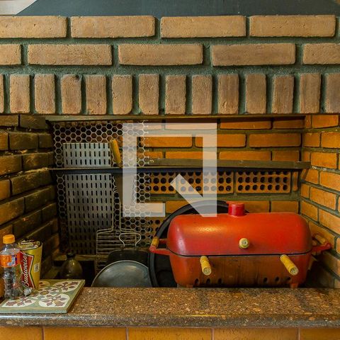 Casa à venda com 157m², 3 quartos e 2 vagas Casa à venda com 157m², 3 quartos e 2 vagasQuintal - Churrasqueira