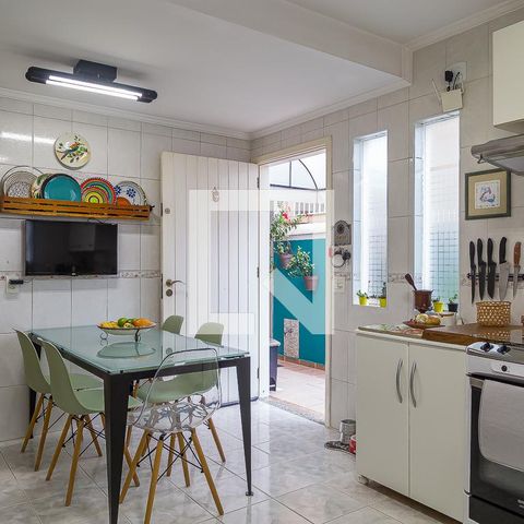 Casa à venda com 157m², 3 quartos e 2 vagas Casa à venda com 157m², 3 quartos e 2 vagasCozinha