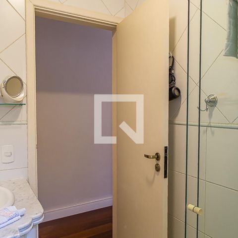 Casa à venda com 157m², 3 quartos e 2 vagas Casa à venda com 157m², 3 quartos e 2 vagasBanheiro da Suíte