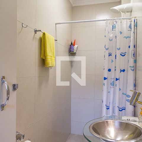 Casa à venda com 157m², 3 quartos e 2 vagas Casa à venda com 157m², 3 quartos e 2 vagasBanheiro de Serviço