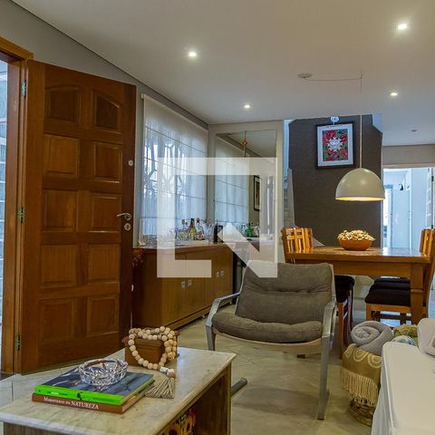 Casa à venda com 157m², 3 quartos e 2 vagas Casa à venda com 157m², 3 quartos e 2 vagasSala