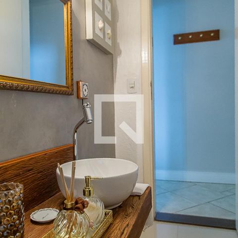 Casa à venda com 157m², 3 quartos e 2 vagas Casa à venda com 157m², 3 quartos e 2 vagasLavabo
