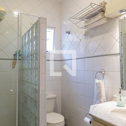 Casa à venda com 157m², 3 quartos e 2 vagas Casa à venda com 157m², 3 quartos e 2 vagasBanheiro Social