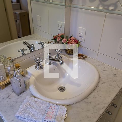 Casa à venda com 157m², 3 quartos e 2 vagas Casa à venda com 157m², 3 quartos e 2 vagasBanheiro da Suíte - Pia