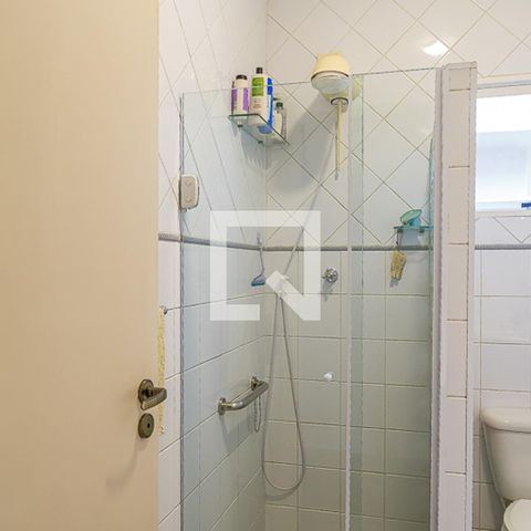 Casa à venda com 157m², 3 quartos e 2 vagas Casa à venda com 157m², 3 quartos e 2 vagasBanheiro Social