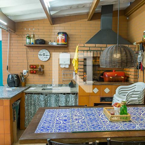 Casa à venda com 157m², 3 quartos e 2 vagas Casa à venda com 157m², 3 quartos e 2 vagasQuintal