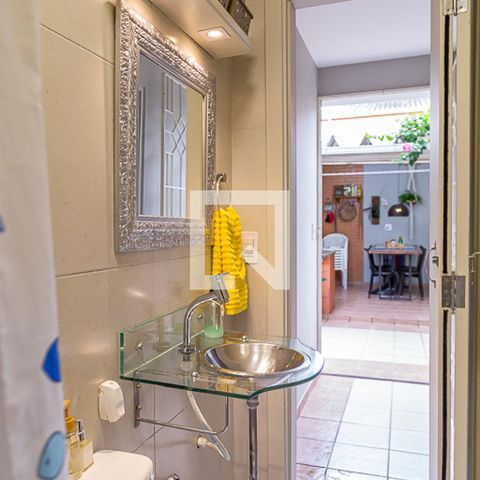 Casa à venda com 157m², 3 quartos e 2 vagas Casa à venda com 157m², 3 quartos e 2 vagasBanheiro de Serviço