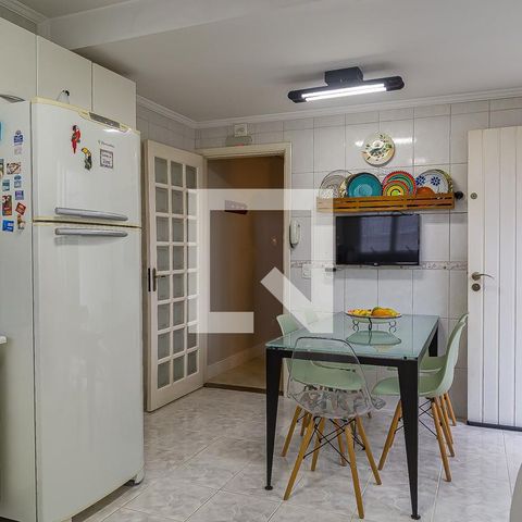 Casa à venda com 157m², 3 quartos e 2 vagas Casa à venda com 157m², 3 quartos e 2 vagasCozinha