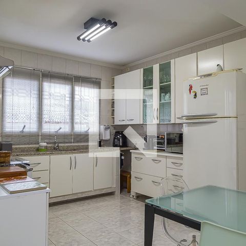 Casa à venda com 157m², 3 quartos e 2 vagas Casa à venda com 157m², 3 quartos e 2 vagasCozinha