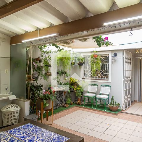 Casa à venda com 157m², 3 quartos e 2 vagas Casa à venda com 157m², 3 quartos e 2 vagasQuintal