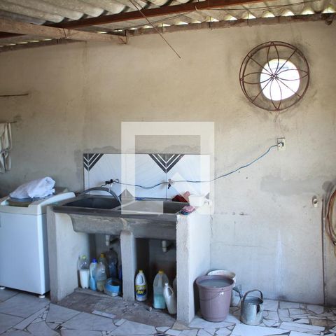Casa à venda com 70m², 4 quartos e sem vagaÁrea de Serviço 2 