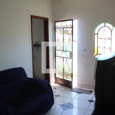 Casa à venda com 70m², 4 quartos e sem vagaSala