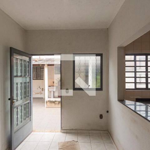 Casa à venda com 134m², 3 quartos e 2 vagas Casa à venda com 134m², 3 quartos e 2 vagasCasa 2- Sala