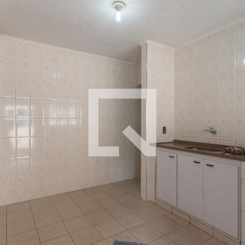 Casa à venda com 134m², 3 quartos e 2 vagas Casa à venda com 134m², 3 quartos e 2 vagasCozinha