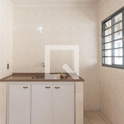 Casa à venda com 134m², 3 quartos e 2 vagas Casa à venda com 134m², 3 quartos e 2 vagasCozinha